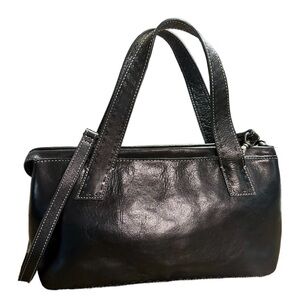 FOSSIL, BLACK LEATHER BAG/SHOULDER BAG. TOPSTITCH DETAIL, BOTTOM STUDS.